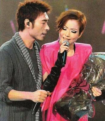 郑秀文发文原谅许志安出轨:只愿一切快平息 继