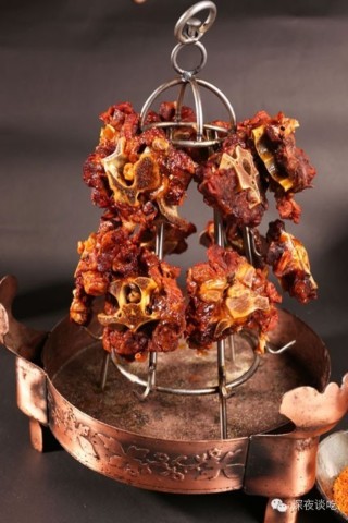 馕坑烤羊蝎子 by 南海渔民