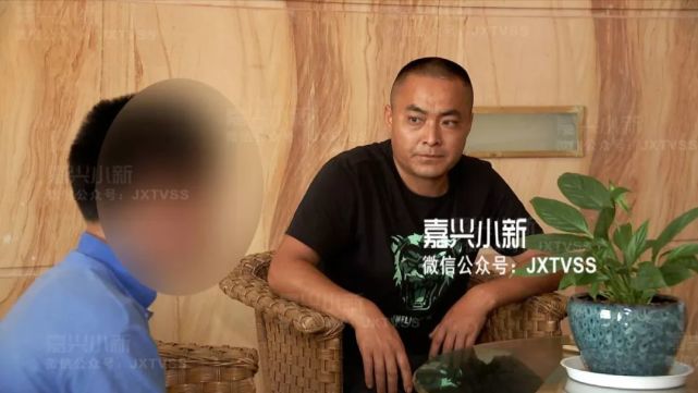 12岁男孩偷转爹妈5万血汗钱赏主播 老爸心痛到流泪
