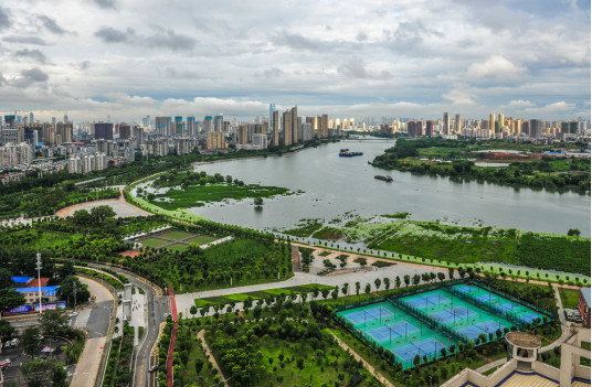 一线天幕江境,樾品滨江人居