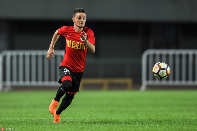 辽足外援中甲首秀头部遭飞踹 左耳损伤缝合10