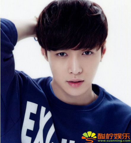 鹿晗吴亦凡张艺兴黄子韬EXO四子回国之路大