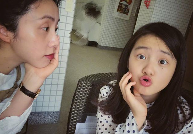 孙莉微博晒照引发感叹,12岁多多身高惊人,二人