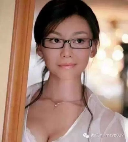 妹子整容的后遗症显现出来了!