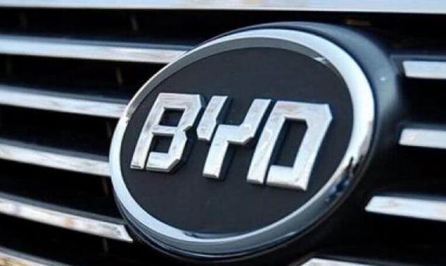 李娟是双面李鬼? 比亚迪称自己是受害者