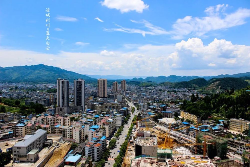 lichuan 行政区类别:县级市 家庭成员:都亭街道,东城街道,谋道镇,汪营