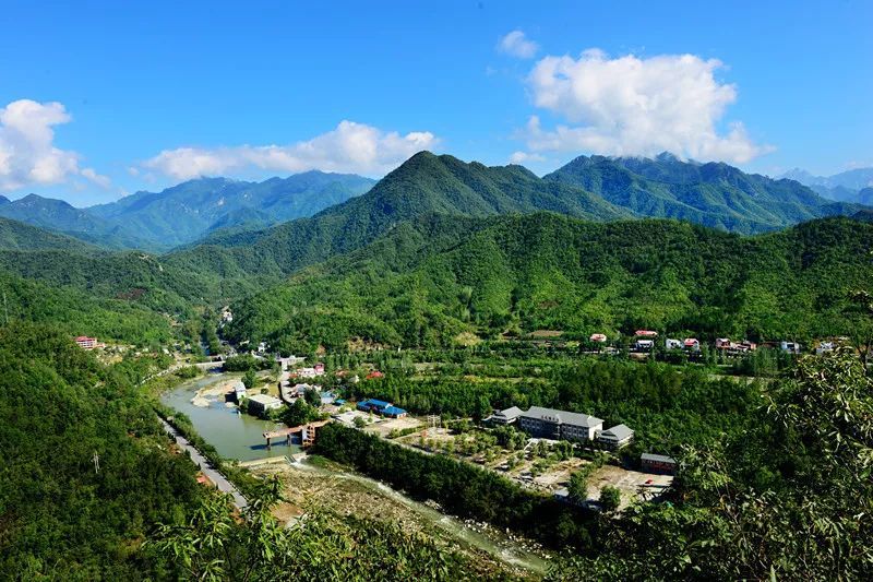 西峡龙潭沟旅游度假区自然景观独特