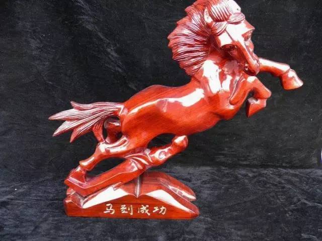 旺财瑞兽三足金蟾应该怎样摆,才能招财,辟邪,除小人?