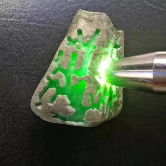 300克重的后江小原石，美女5千拿下，开窗后商家却后悔了！