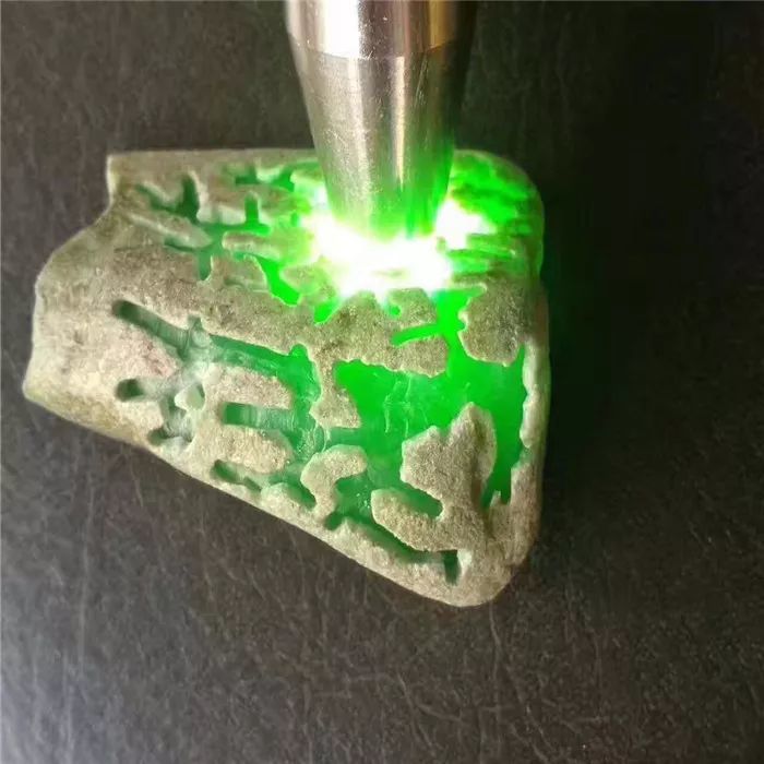 300克重的后江小原石，美女5千拿下，开窗后商家却后悔了！