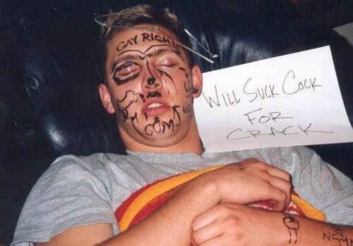 当个男人真不容易呀,喝多睡个觉都不安全!~