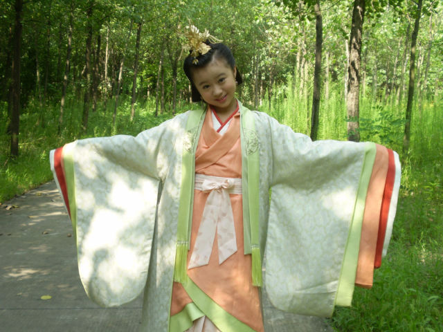 九年前《美人心计》小皇后张嫣一炮而红,今22岁美若天仙无人识