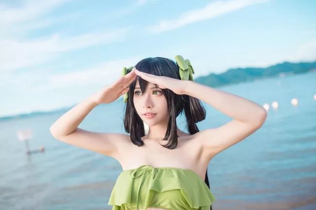 王者荣耀美女玩家cosplay:泳装版的孙尚香了解下?蛮性感可爱的哦