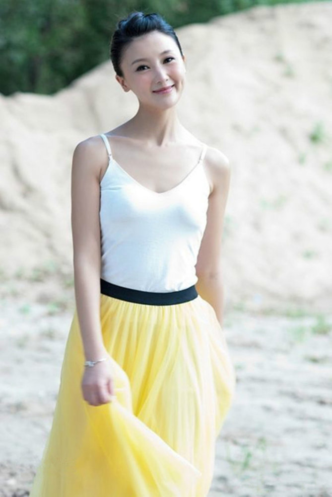 她是网剧教母，身价高达12亿，却把李小璐坑惨，今34岁成老赖