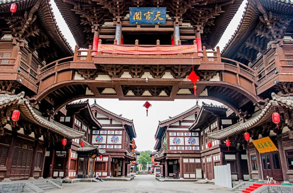 平步青云云路街 位于大同市区,是以文庙为中心建设的文化街道,据说