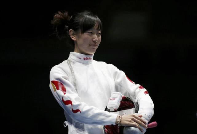 击剑世锦赛中国女子重剑获季军 美国力克韩国夺冠