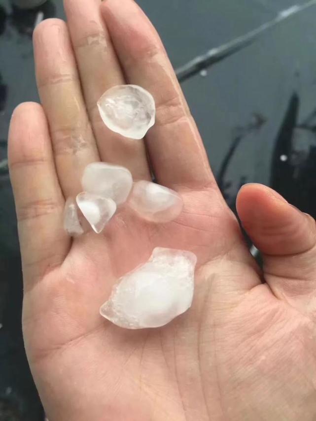 浙江多地7月下冰雹 高架积水可以撑船