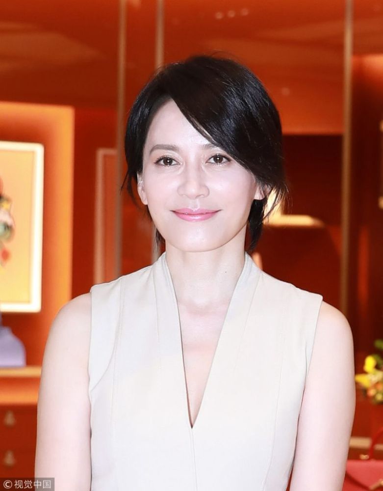 俞飞鸿短发显年轻. 图片来源:视觉中国/视觉中国