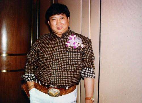 洪金宝的干儿子，李连杰的死对头，曾为尊严多次拒绝好莱坞邀请
