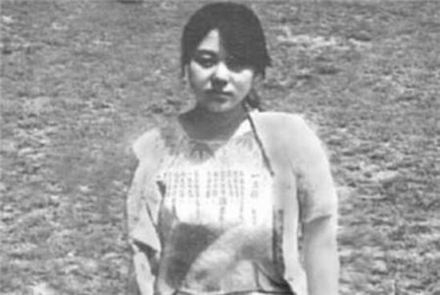 建国以来最美女囚,年仅22岁被枪决,临刑前做了一个怪异表情!