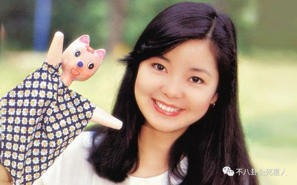 台湾天后级歌手红过邓丽君，结婚40年不育，侄女现成当红小花