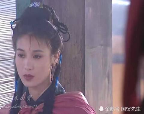 她是《水浒传》中的扈三娘，当红时隐退，如今52岁未嫁被赞冻龄