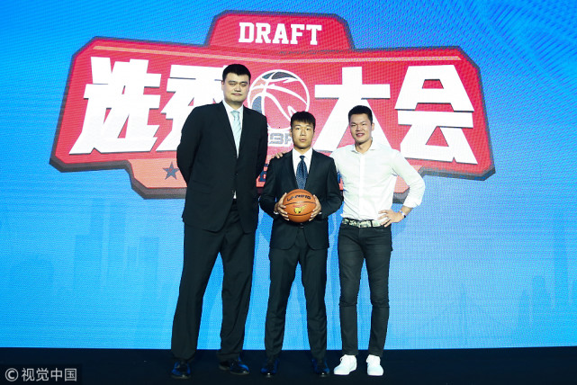 男篮名宿谈儿子被广东选中:他不想活在光环下