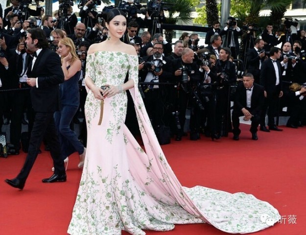 何不心平气和的欣赏女星亮相戛纳红毯!