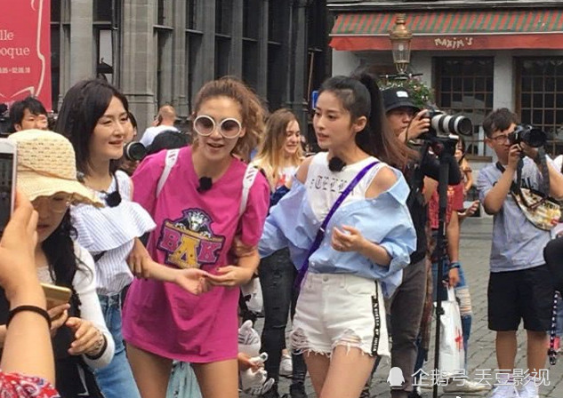 谢娜应采儿颖儿国外录节目,谢娜街头表白张杰