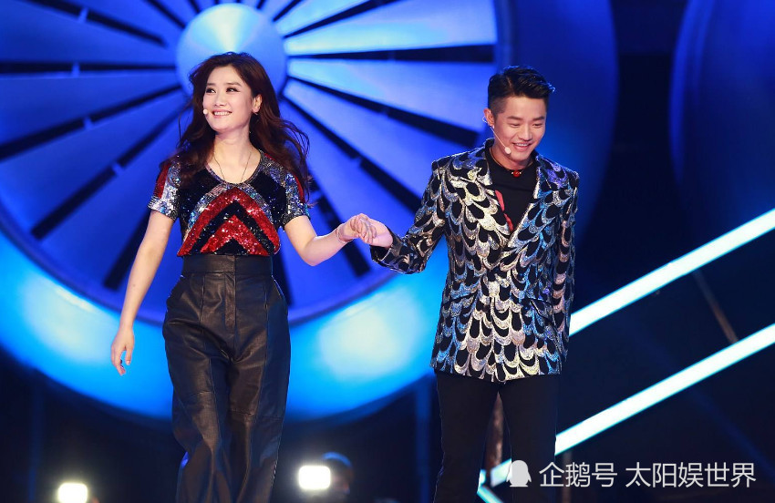 曾比凤凰传奇红，一首歌赚了一亿后买下四合院，如今靠接商演生活