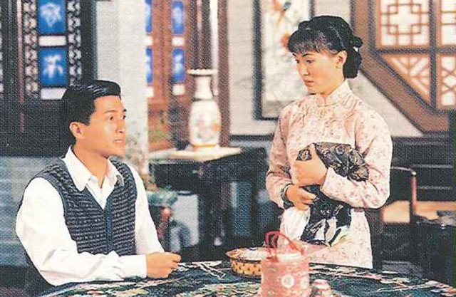 继邓萃雯加入TVB敌台后 亚视一姐时隔10年也回归加入拍戏
