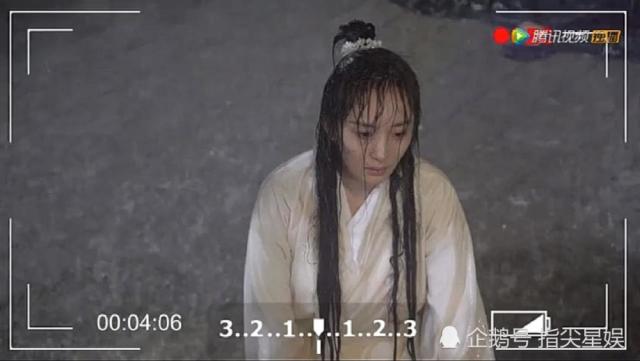 《扶摇》曝幕后拍摄花絮,杨幂淋雨拍摄后身体