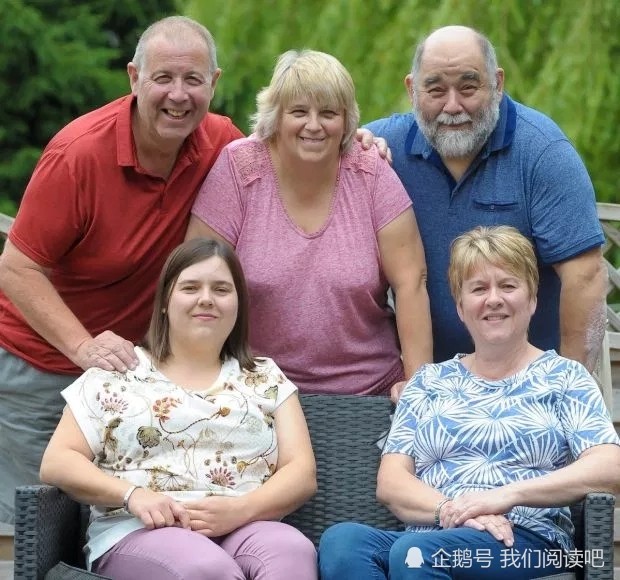 英国一家庭前后收养9名患有唐氏综合症的孩子,表示会