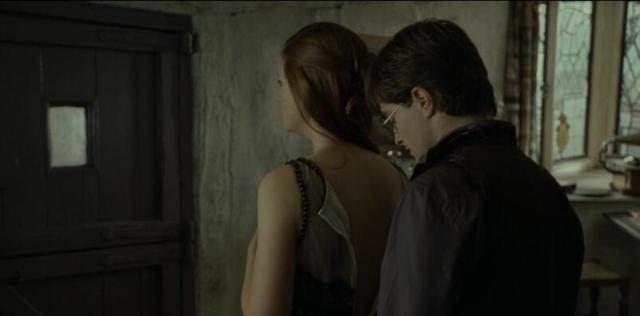 《哈利波特》,金妮和哈利最有趣的一次接吻,这都是因为乔治