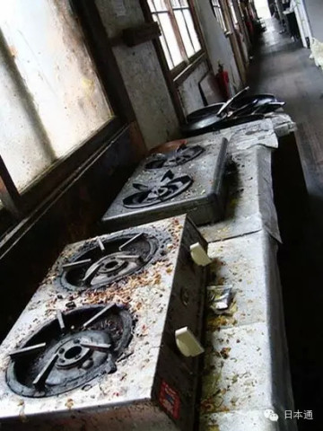 另类美学:脏乱差 日本最破大学宿舍