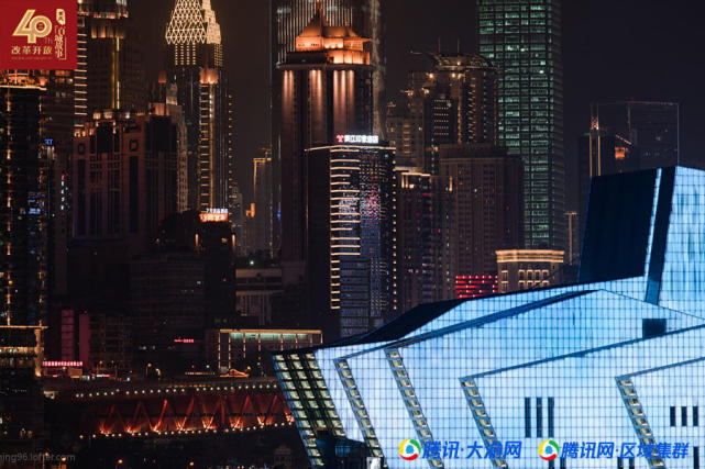 重庆改革开放40年 有一群人和时间赛跑