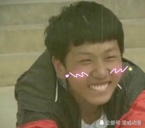 蔡徐坤生日70万粉丝好友送祝福,唯有他的留言