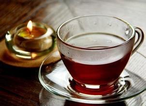 五个快速祛痘小窍门 番茄汁淡化痘斑美白肌肤