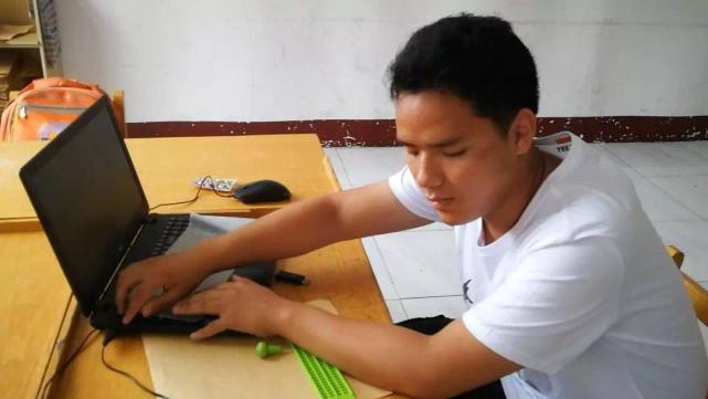 励志！徐州17岁盲人少年创作10万字小说