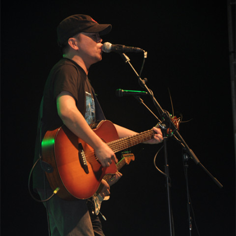 【我的第一首歌2】峰子--《幸福》在迷茫里的