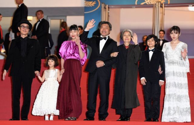 金棕榈得主《小偷家族》无惧《西虹市首富》大