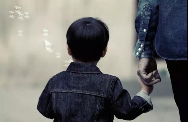 男子面部胎记突然疯长 面目全非被当怪物