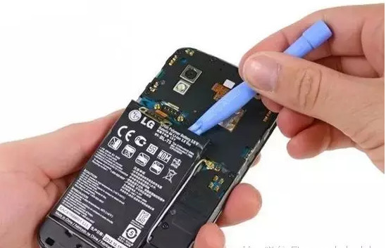 手机掉进水里怎么办?活了半辈子都不知道的生