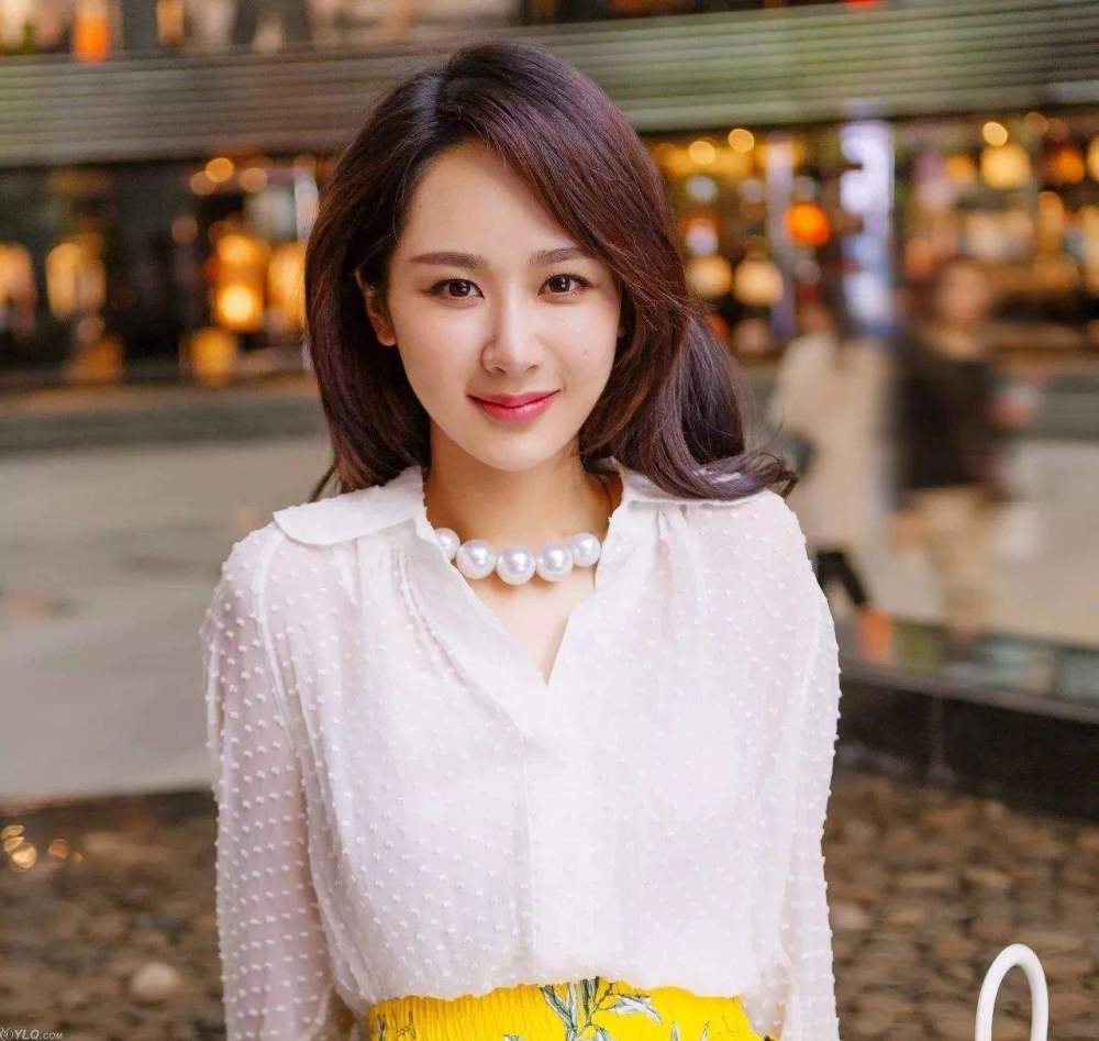 爱丽丝们别忙活了,金鹰女神据说已经内定杨颖