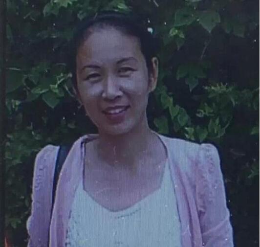 宝马司机撞死女子 脚踢死者
