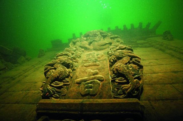 盗墓笔记中的张家古楼原型出现,这座沉睡湖底的千年古城被唤醒!