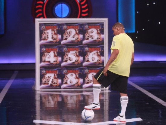 中国队何时能进世界杯?皇马球星卡洛斯机智应