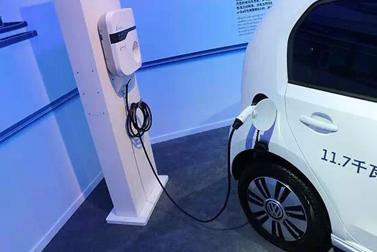 太残暴了 解析新能源汽车与动力电池只需四招