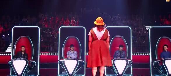 《中国好声音》周杰伦淘汰刘嘉慧，留下了吴奇，第一次被质疑