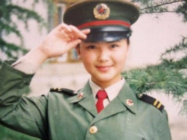 十位明星都是军人出身,第一位军衔最高,最后两位对得起这身份吗